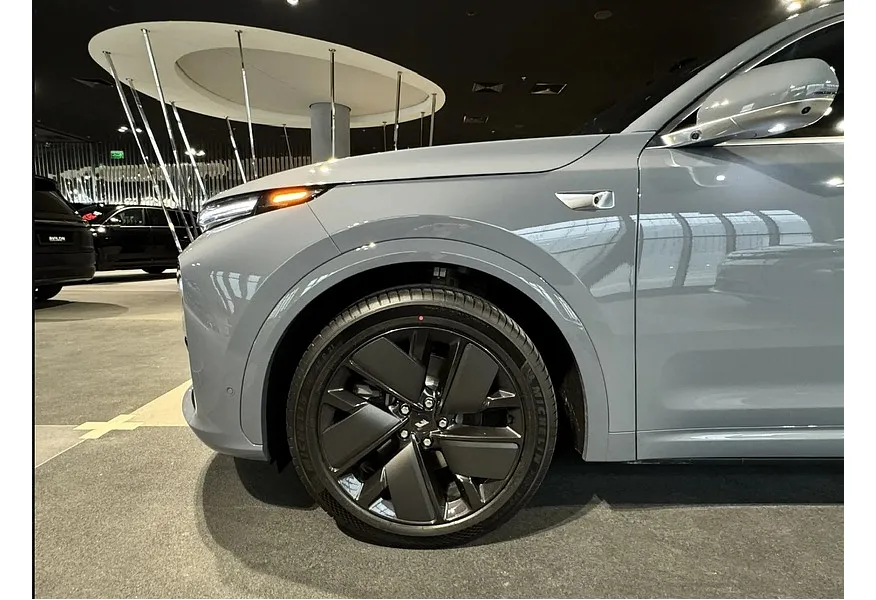 Li Auto L7 1.5 AT 4WD (449 л.с.) Ultra Голубой в АВИЛОН. Слайд №14