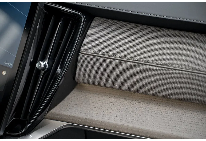 Volvo XC90 2.0 T8 plug-inhybrid AT AWD (7 мест) (455 л.с.) Ultra Bright Черный в АВИЛОН. Слайд №14