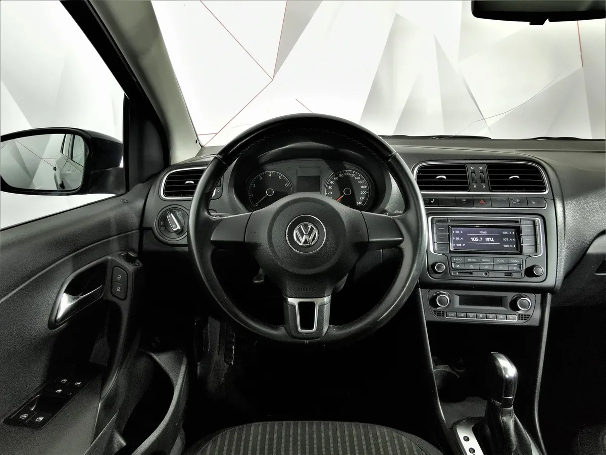 Volkswagen Polo 1.6 MPI AT (110 л.с.) Highline Синий в АВИЛОН. Слайд №19