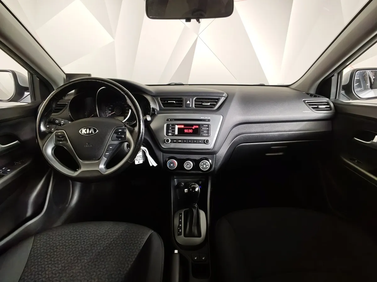 Kia Rio 1.6 6MT (123 л.с.) Серебристый в АВИЛОН. Слайд №14