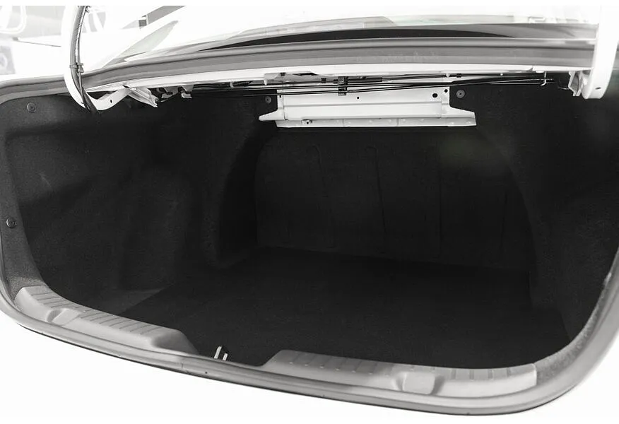 Changan Alsvin 1.5 DSG 2WD (107 л.с.) Luxe Белый в АВИЛОН. Слайд №18