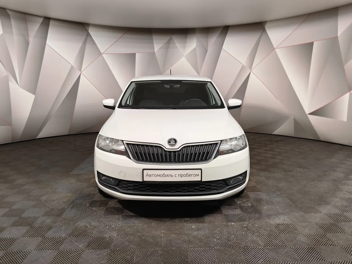 Skoda Rapid 1.6 AT (110 л.с.) Белый в АВИЛОН. Слайд №7