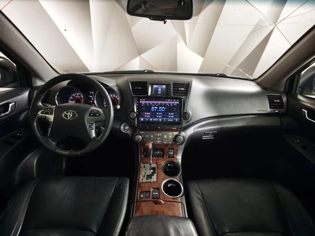 Toyota Highlander 3.5 AT 4WD (273 л.с.) Комфорт Белый в АВИЛОН. Слайд №15