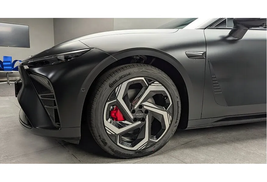 EXEED Exlantix ES 1.5 DHT 4WD (469 л.с.) REEV Sport Черный в АВИЛОН. Слайд №12