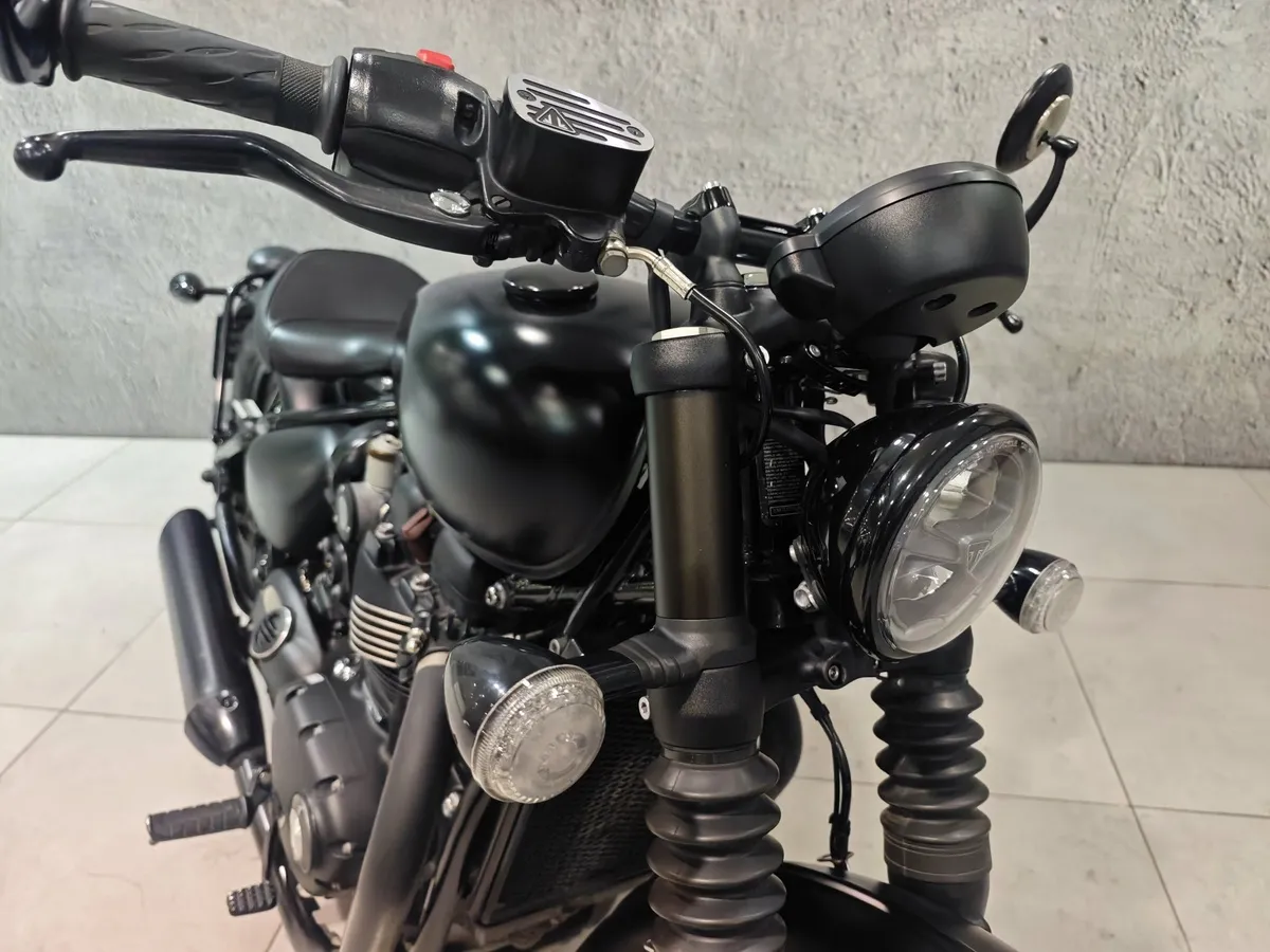 Triumph Bonneville Bobber 1 200 см³ (78 л.с.) (78) 1200 Черный в АВИЛОН. Слайд №6
