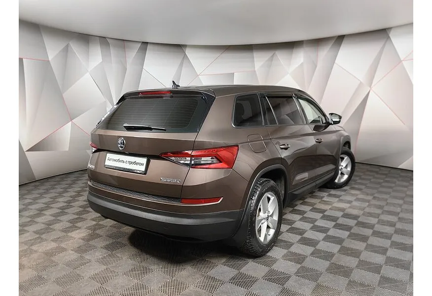 Skoda Kodiaq 1.4 TSI DSG (150 л.с.) Коричневый в АВИЛОН. Слайд №2