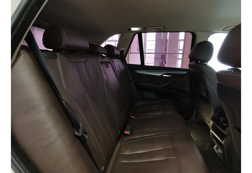 BMW X5 xDrive25d Steptronic (218 л.с.) Белый в АВИЛОН. Слайд №14