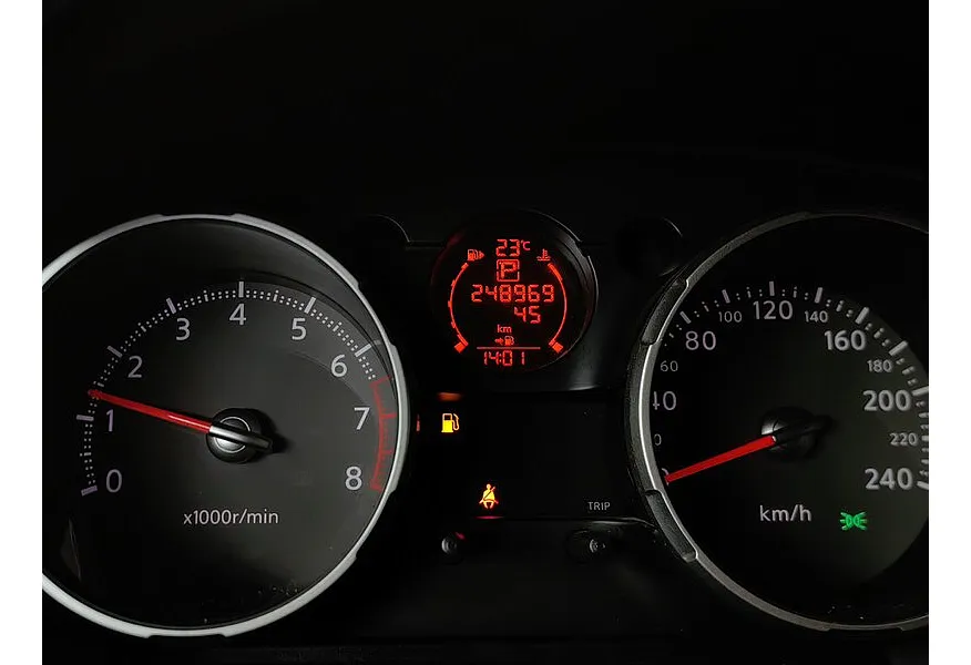 Nissan Qashqai 2.0 CVT AWD (141 л.с.) Красный в АВИЛОН. Слайд №15