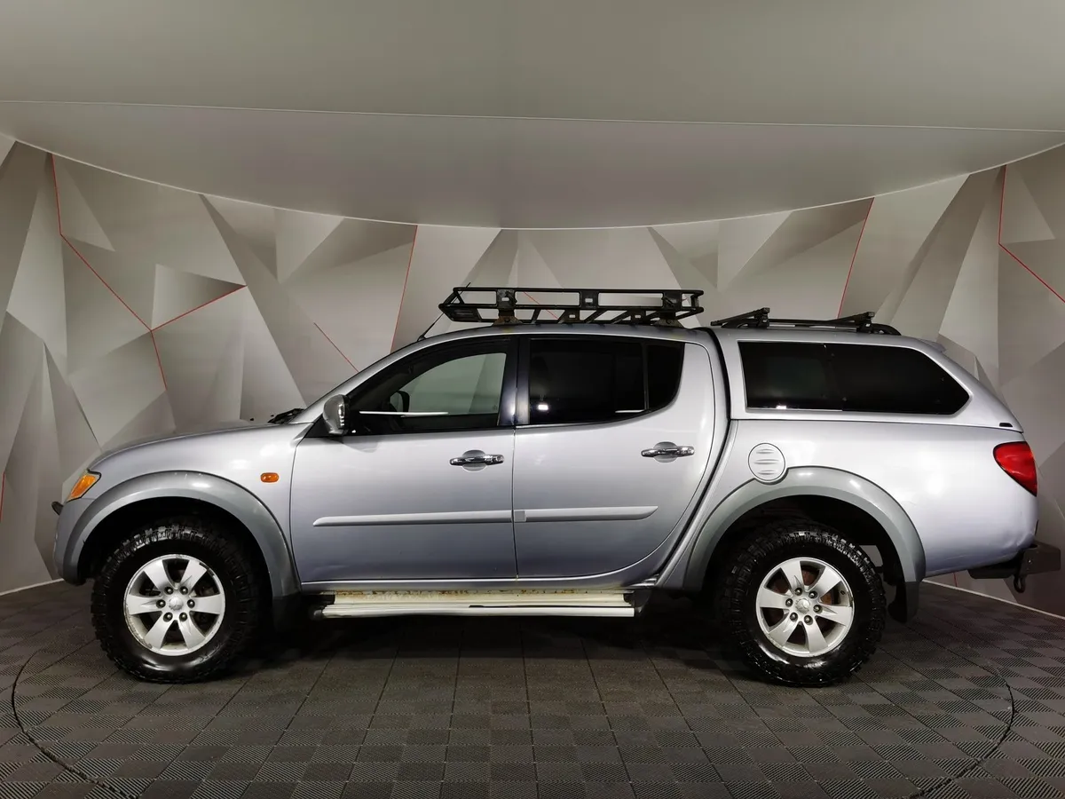 Mitsubishi L200 2.4 DID AT AWD (154 л.с.) DC Intense Серебристый в АВИЛОН. Слайд №5