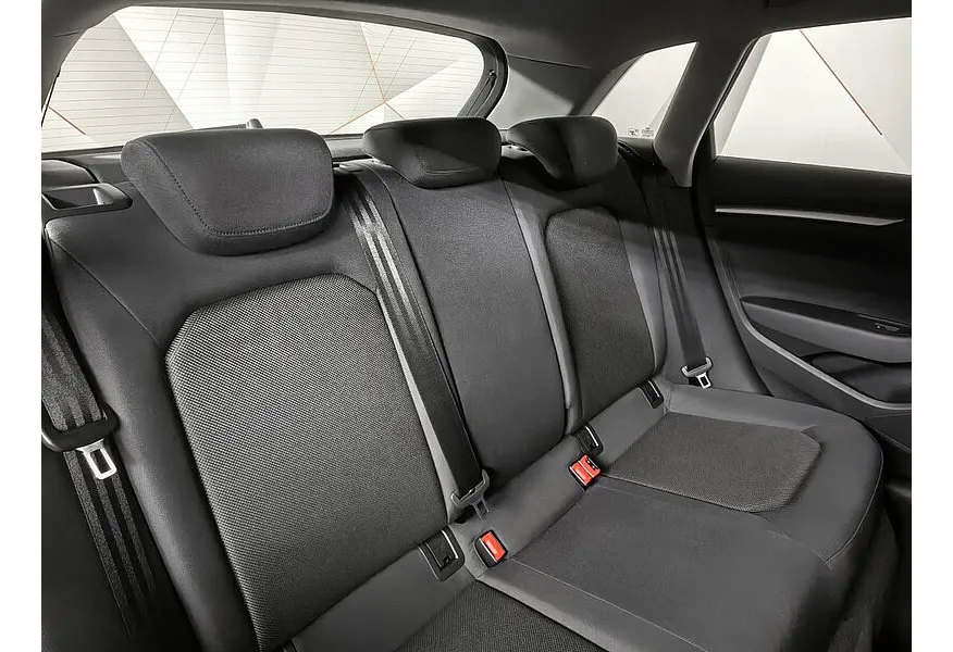 Audi A3 2.0 TFSI S-tronic (190 л.с.) Sport Белый в АВИЛОН. Слайд №17