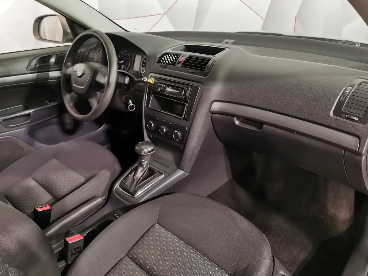Skoda Octavia 1.6 Tiptronic (102 л.с.) Бежевый в АВИЛОН. Слайд №12