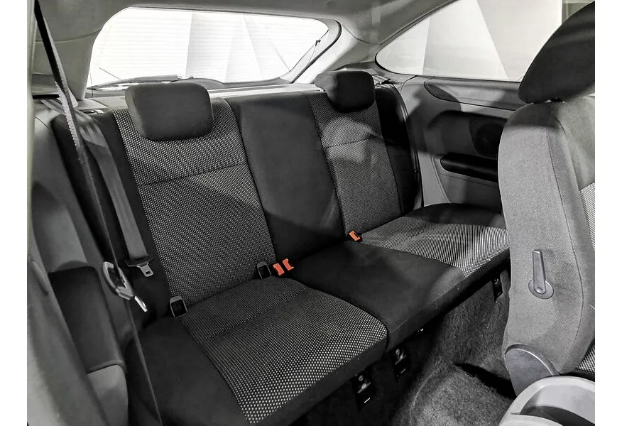 Ford Focus 2.0 AT (145 л.с.) Белый в АВИЛОН. Слайд №16