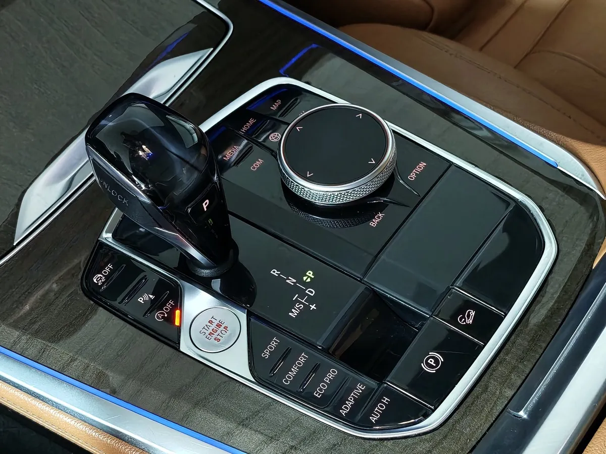 BMW X5 xDrive40i Steptronic (340 л.с.) Серый в АВИЛОН. Слайд №19