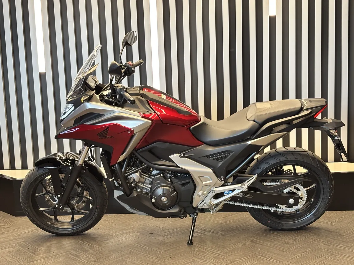 Honda NC750 X 750 см³ (59 л.с.) (59) 750 Красный в АВИЛОН. Слайд №3
