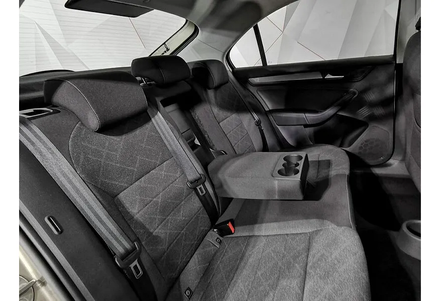 Volkswagen Polo 1.6 MPI AT (110 л.с.) Status Коричневый в АВИЛОН. Слайд №16