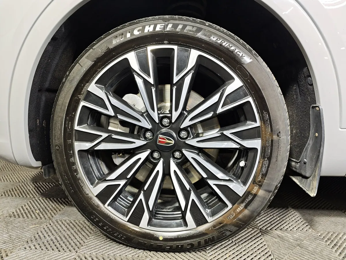 Hongqi HS5 2.0T AT 4WD (245 л.с.) Делюкс Серый в АВИЛОН. Слайд №9