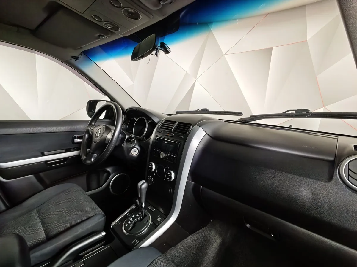 Suzuki Grand Vitara 2.0 AT (140 л.с.) Серый в АВИЛОН. Слайд №11