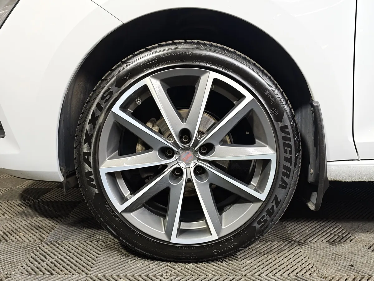 Skoda Rapid 1.6 MT (90 л.с.) Белый в АВИЛОН. Слайд №9