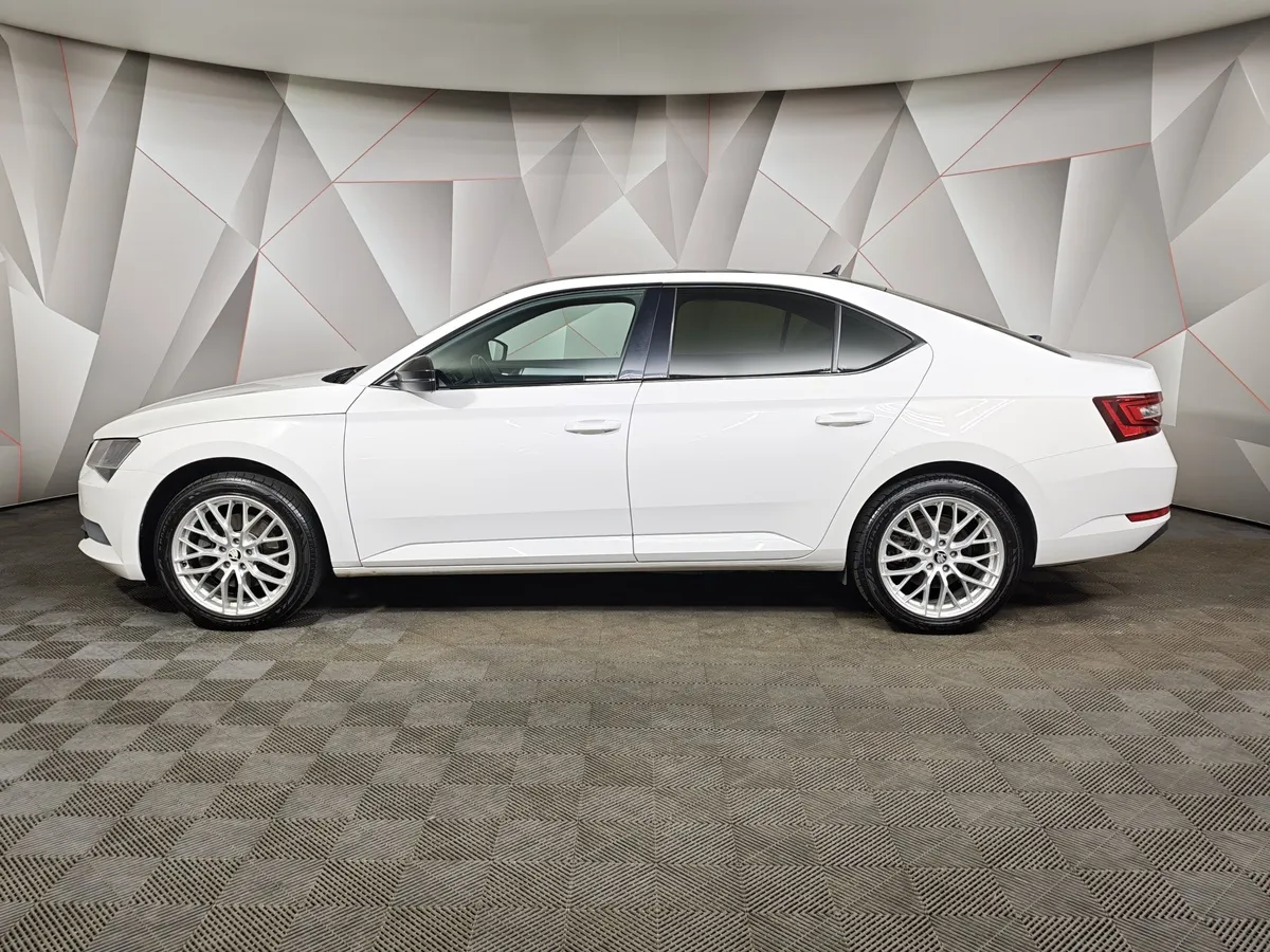 Skoda Superb 1.8 TSI DSG (180 л.с.) Белый в АВИЛОН. Слайд №5