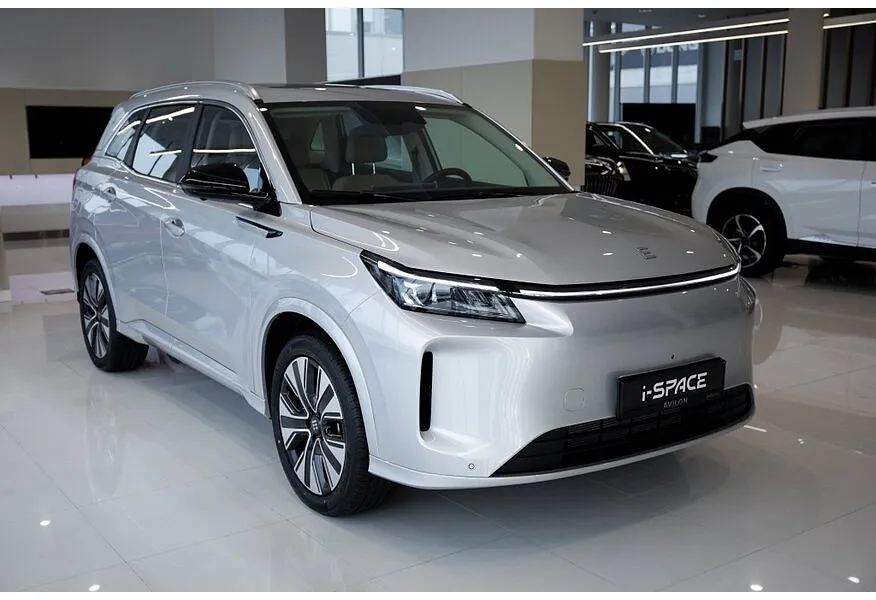 EVOLUTE i-SPACE 1.5 CVT (218 л.с.) (7 мест) Серебристый в АВИЛОН. Слайд №2