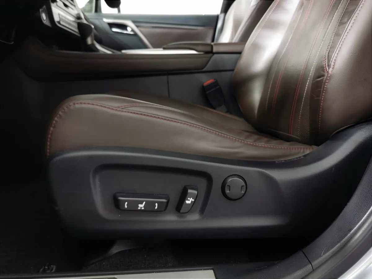 Lexus RX 2.0 AT AWD (238 л.с.) Executive Серый в АВИЛОН. Слайд №20