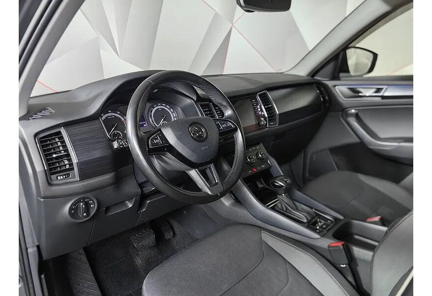 Skoda Kodiaq 2.0 TSI DSG 4X4 (180 л.с.) Серый в АВИЛОН. Слайд №19