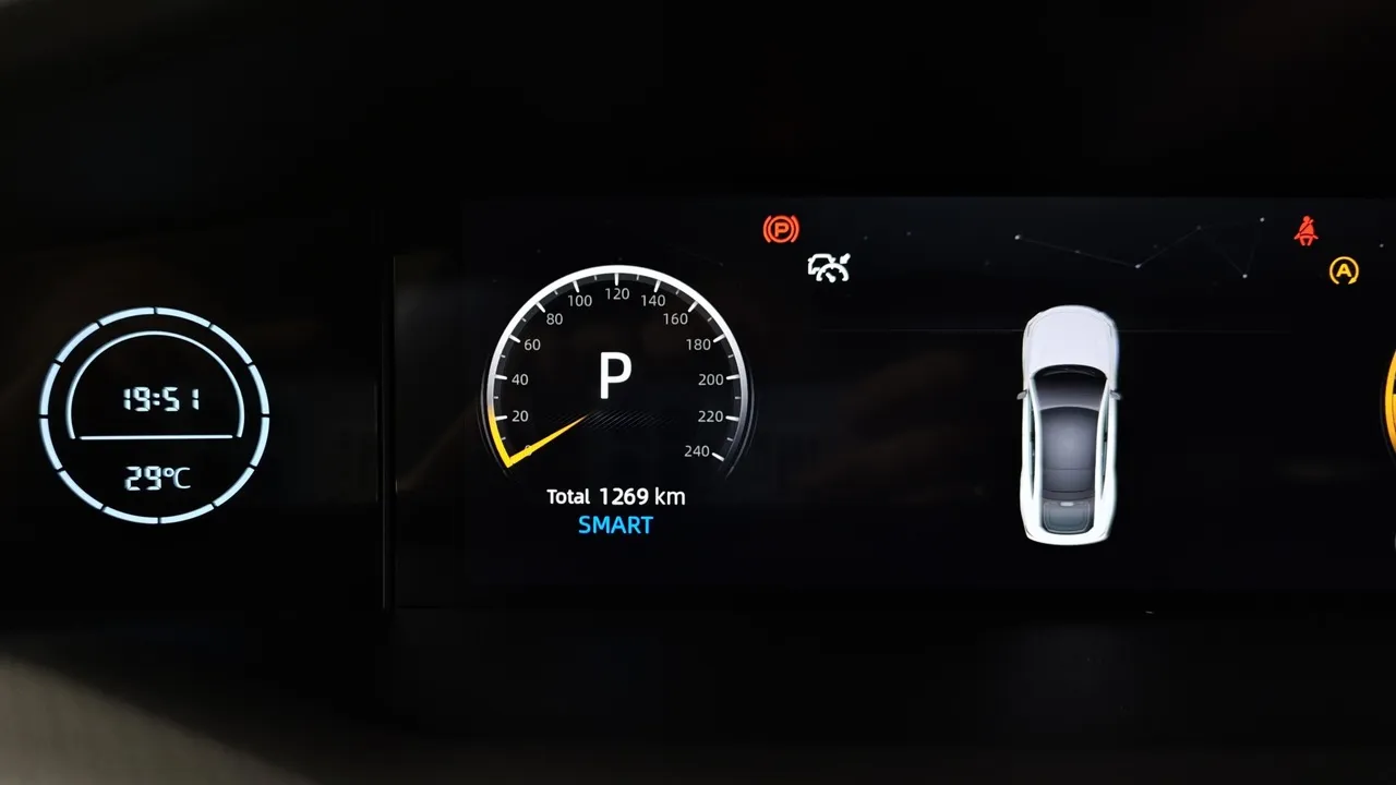Changan UNI-V 1.5 AMT (181 л.с.) Tech Серый в АВИЛОН. Слайд №18