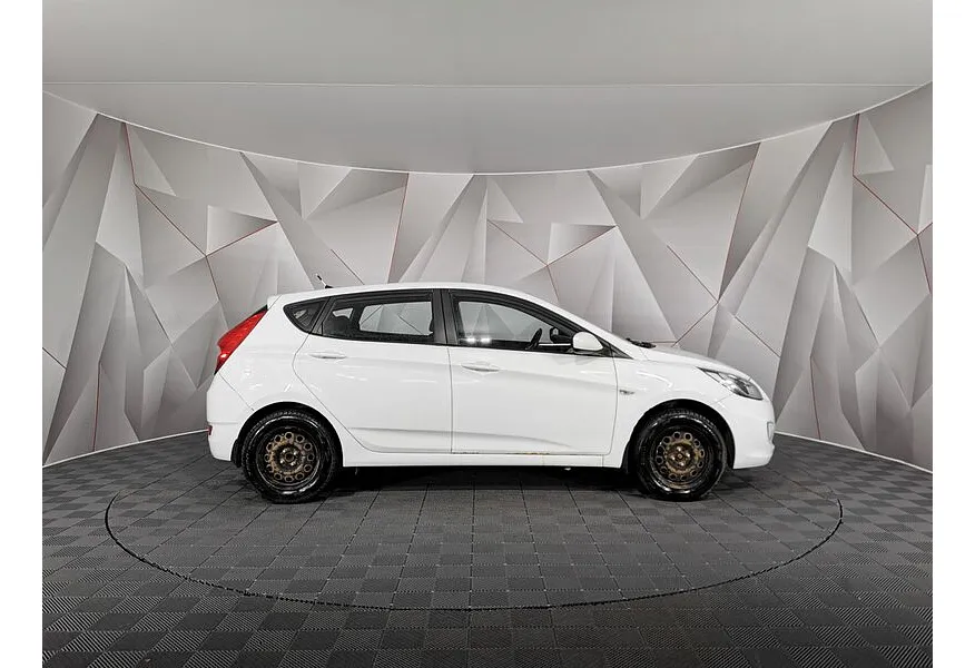 Hyundai Solaris 1.4 MT (107 л.с.) Active Белый в АВИЛОН. Слайд №6