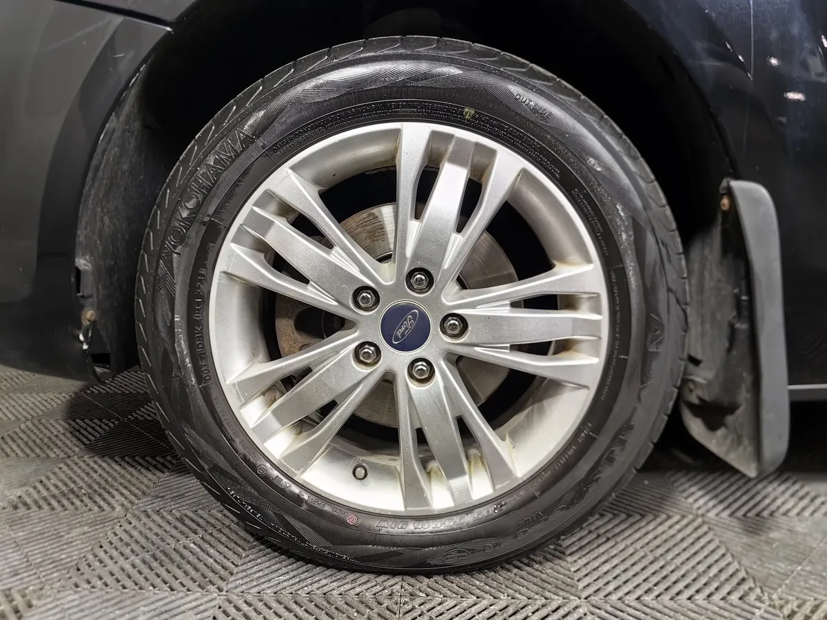 Ford Focus 1.8 MT (125 л.с.) Trend Черный в АВИЛОН. Слайд №9