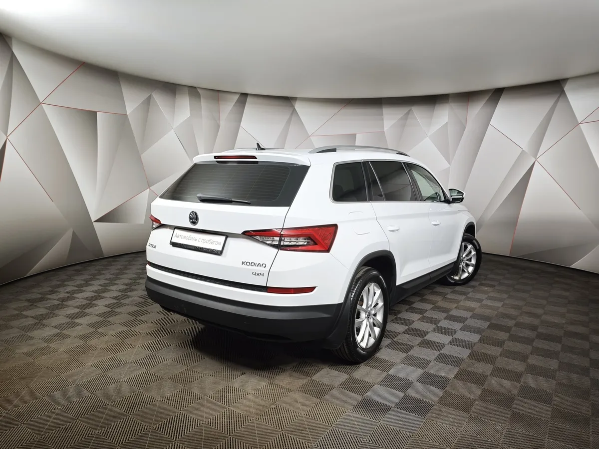 Skoda Kodiaq 2.0 TSI DSG 4X4 (180 л.с.) Белый в АВИЛОН. Слайд №2