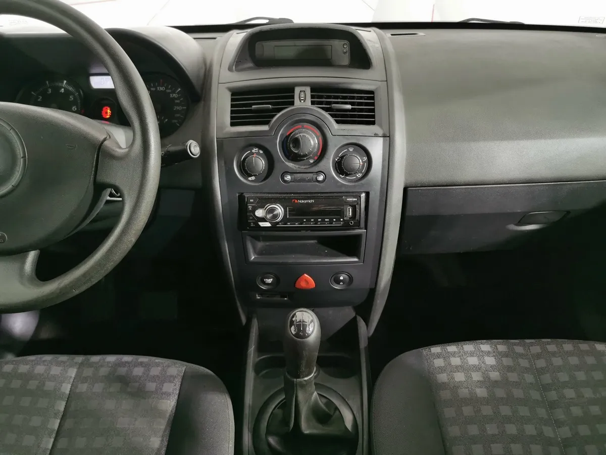Renault Megane 1.6 MT (115 л.с.) Серый в АВИЛОН. Слайд №13