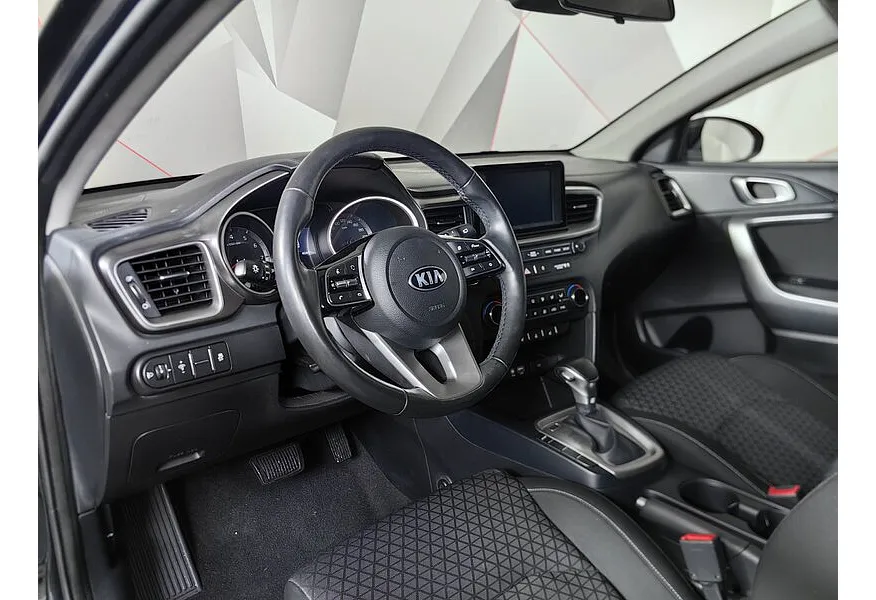Kia Ceed 1.6 AT (130 л.с.) Luxe Черный в АВИЛОН. Слайд №19