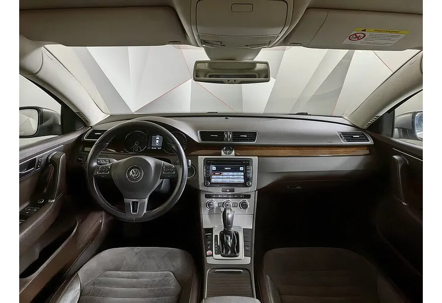Volkswagen Passat 1.8 TSI DSG (152 л.с.) Бежевый в АВИЛОН. Слайд №10
