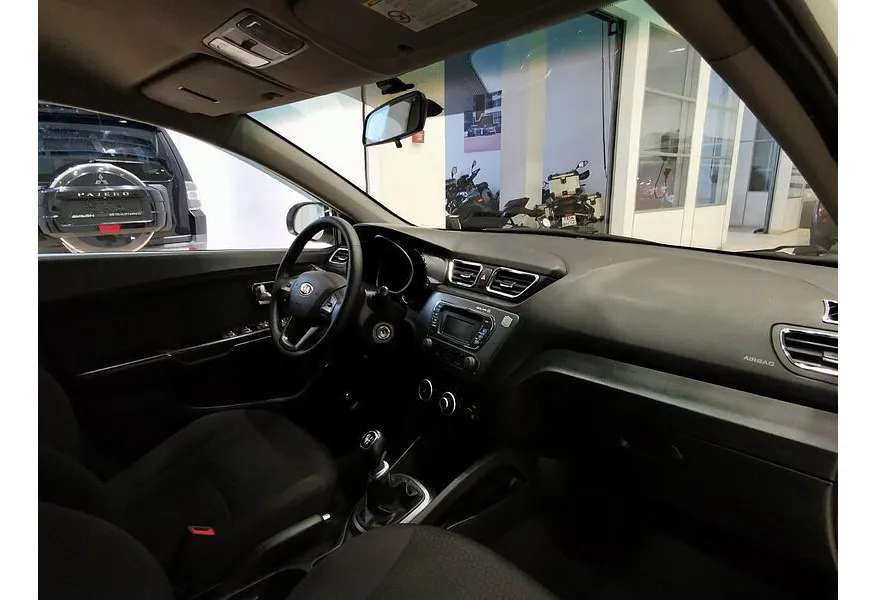 Kia Rio 1.6 AT (123 л.с.) Белый в АВИЛОН. Слайд №10