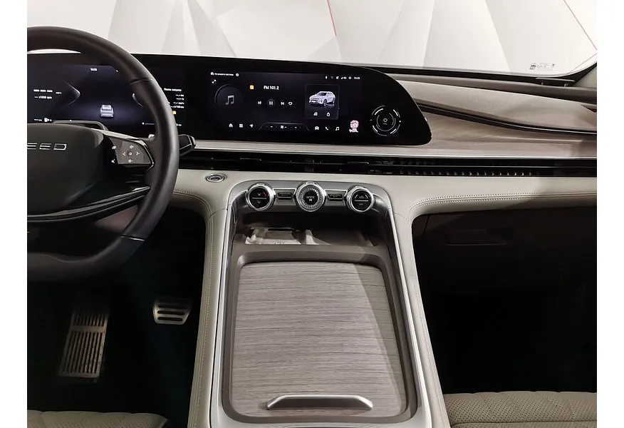 EXEED RX 2.0T 8AT 4WD (249 л.с.) Flagship Серый в АВИЛОН. Слайд №15