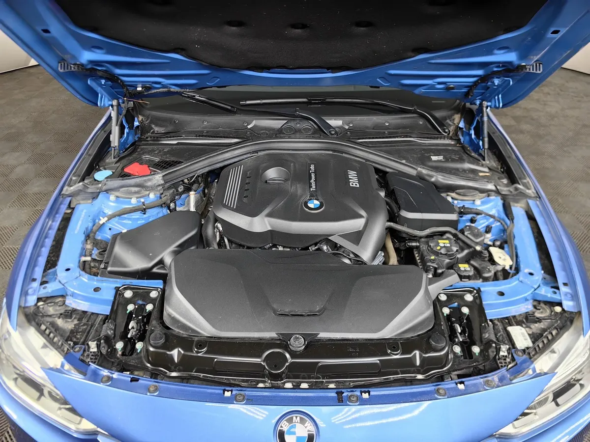 BMW 3 серия 320i xDrive AT (184 л.с.) M Sport Синий в АВИЛОН. Слайд №10