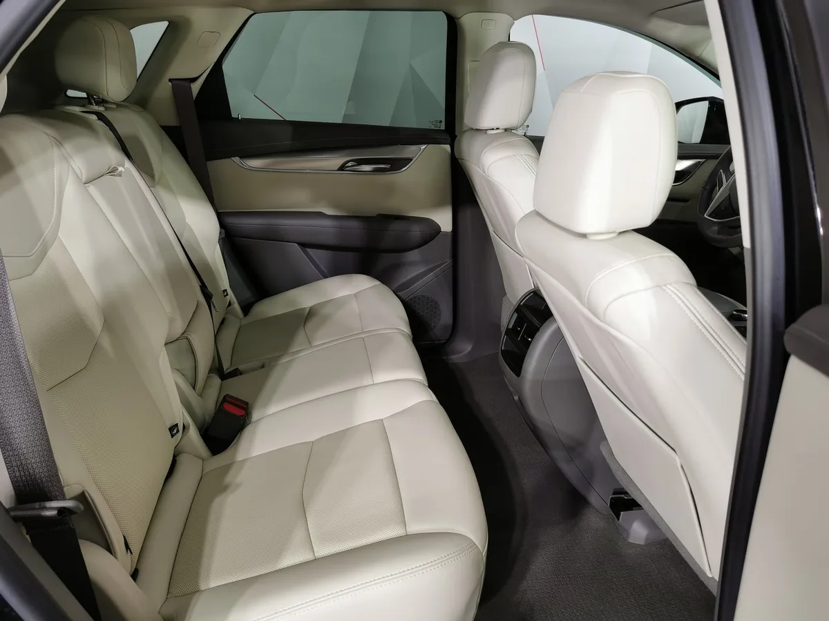 Cadillac XT5 2.0T АТ AWD (200 л.с.) Premium Luxury Черный в АВИЛОН. Слайд №15