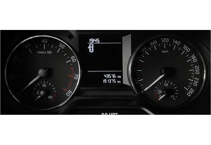 АВИЛОН - Skoda Octavia 1.4 TSI DSG (140 л.с.) Серебристый - slide 15