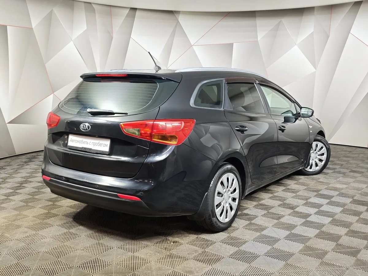 Kia Ceed 1.6 AT (130 л.с.) Luxe Черный в АВИЛОН. Слайд №2