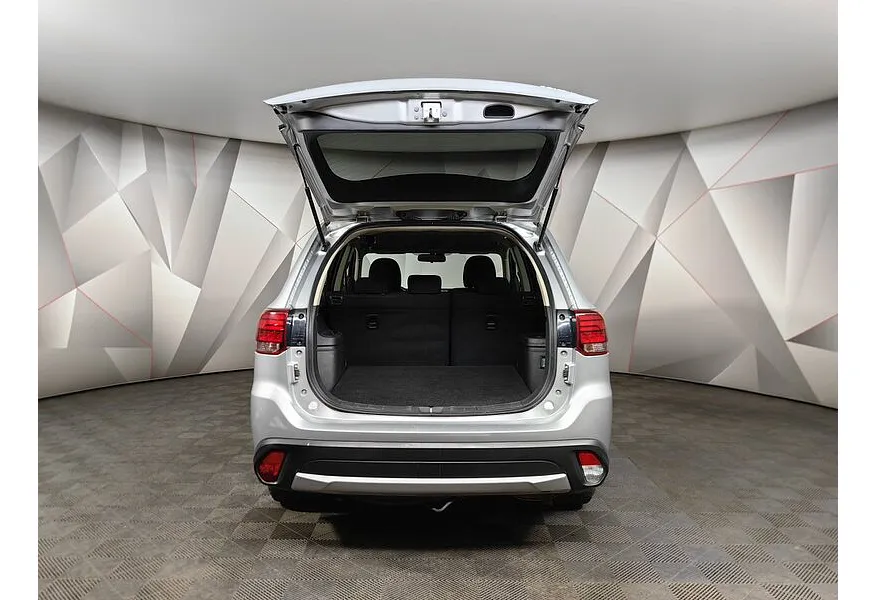 Mitsubishi Outlander 2.0 MIVEC CVT 2WD (146 л.с.) Intense Plus Серебристый в АВИЛОН. Слайд №12