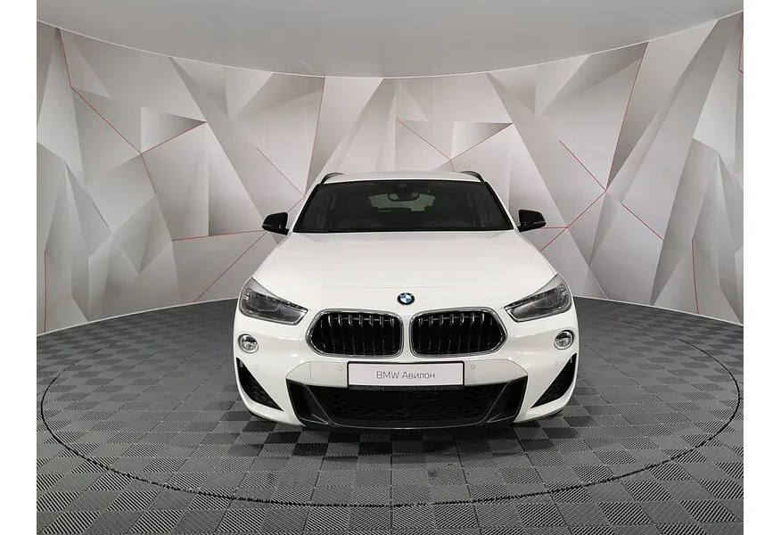 АВИЛОН - BMW X2 18i sDrive AMT (140 л.с.) Advantage Белый - slide 1