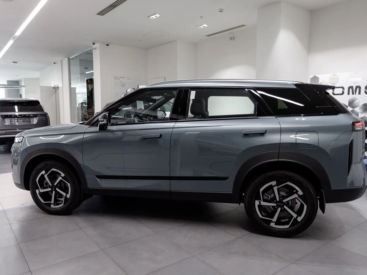 JELAND J7 1.6T DCT 4WD (186 л.с.) Престиж Серый в АВИЛОН. Слайд №3