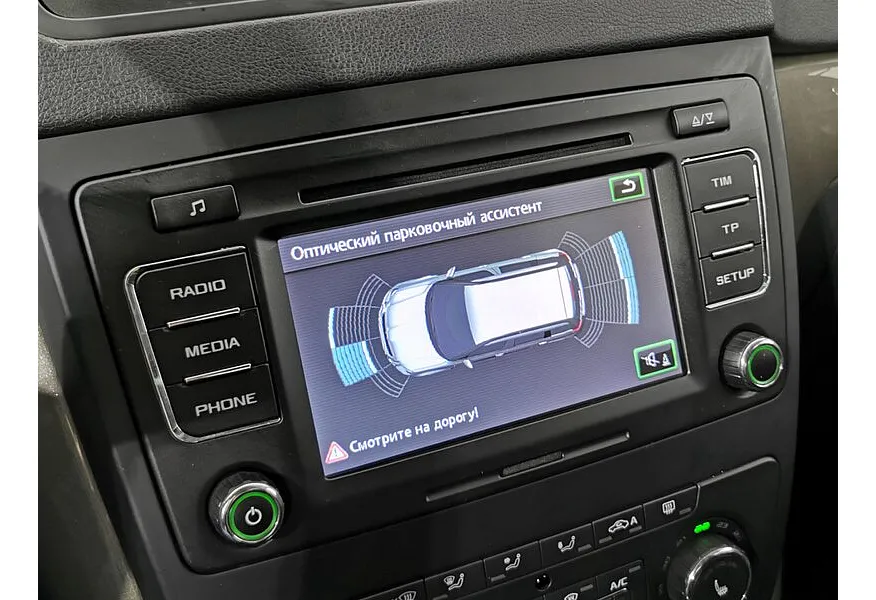 Skoda Yeti 1.8 TSI 4x4 DSG (152 л.с.) Белый в АВИЛОН. Слайд №21