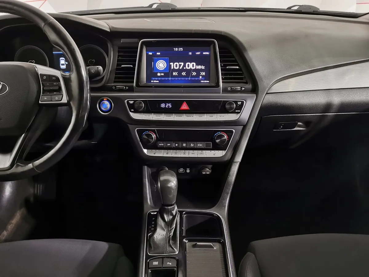 Hyundai Sonata 2.0 AT (150 л.с.) Primary Черный в АВИЛОН. Слайд №14
