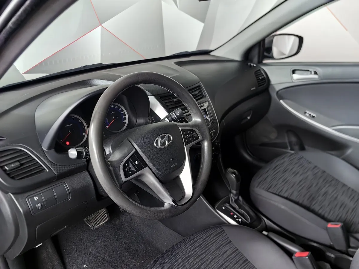 Hyundai Solaris 1.6 AT (123 л.с.) Comfort Черный в АВИЛОН. Слайд №17