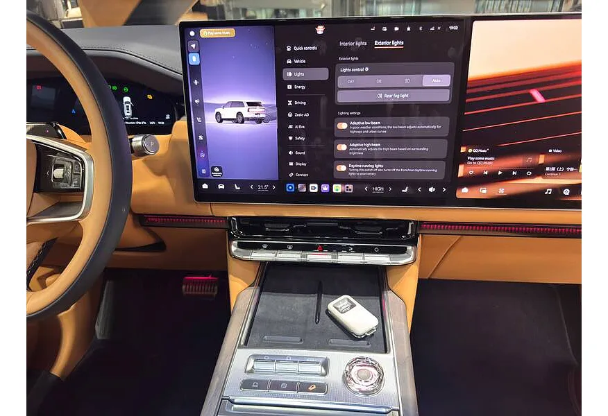 Zeekr 9X 2.0h AT 4WD (1177 л.с.) Ultra Черный в АВИЛОН. Слайд №10