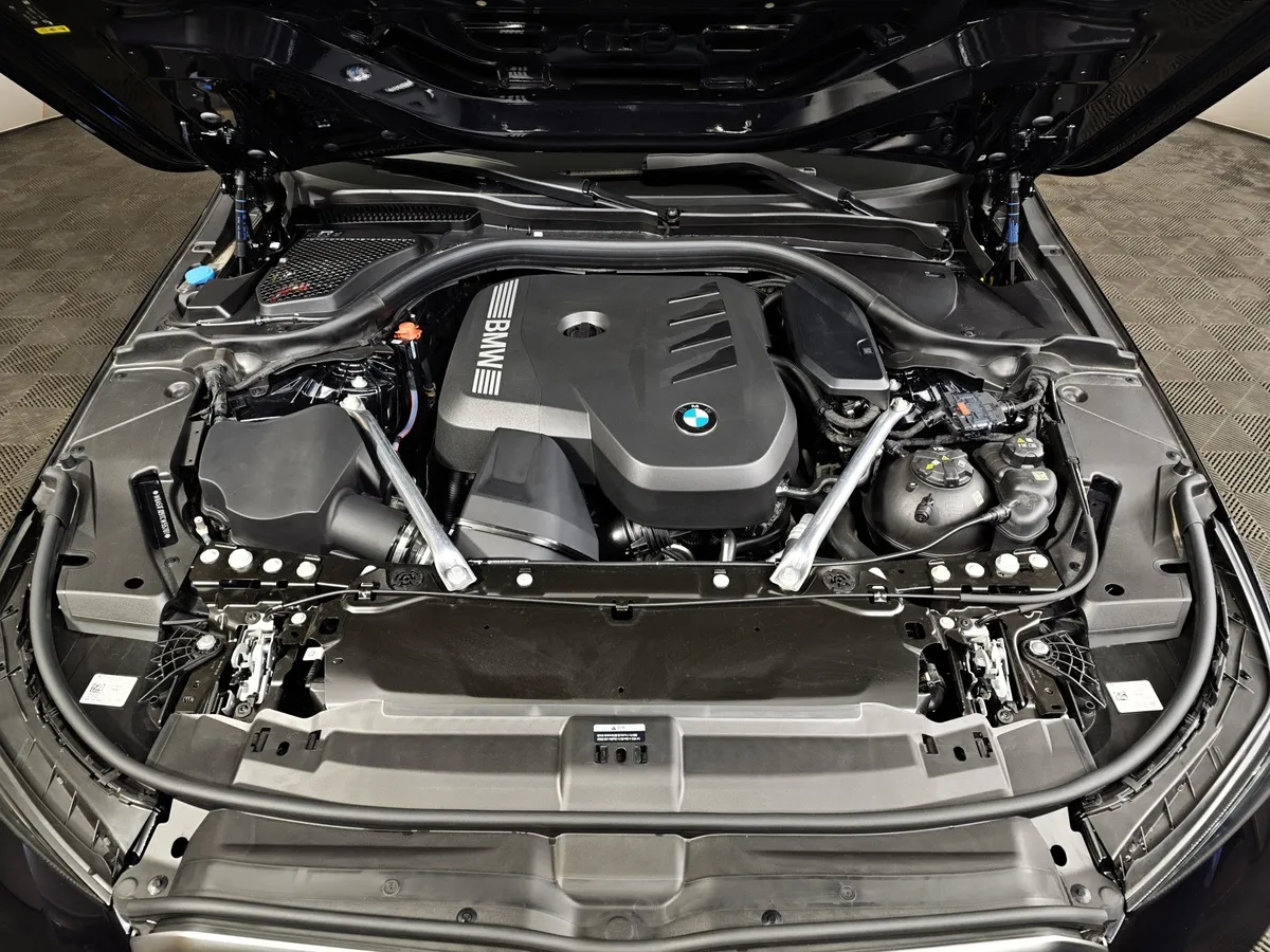 BMW 5 серия 530i xDrive AT (252 л.с.) Синий в АВИЛОН. Слайд №10