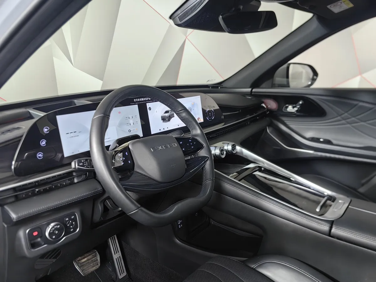 EXEED RX 2.0T DCT 4WD (249 л.с.) Platinum Серый в АВИЛОН. Слайд №18