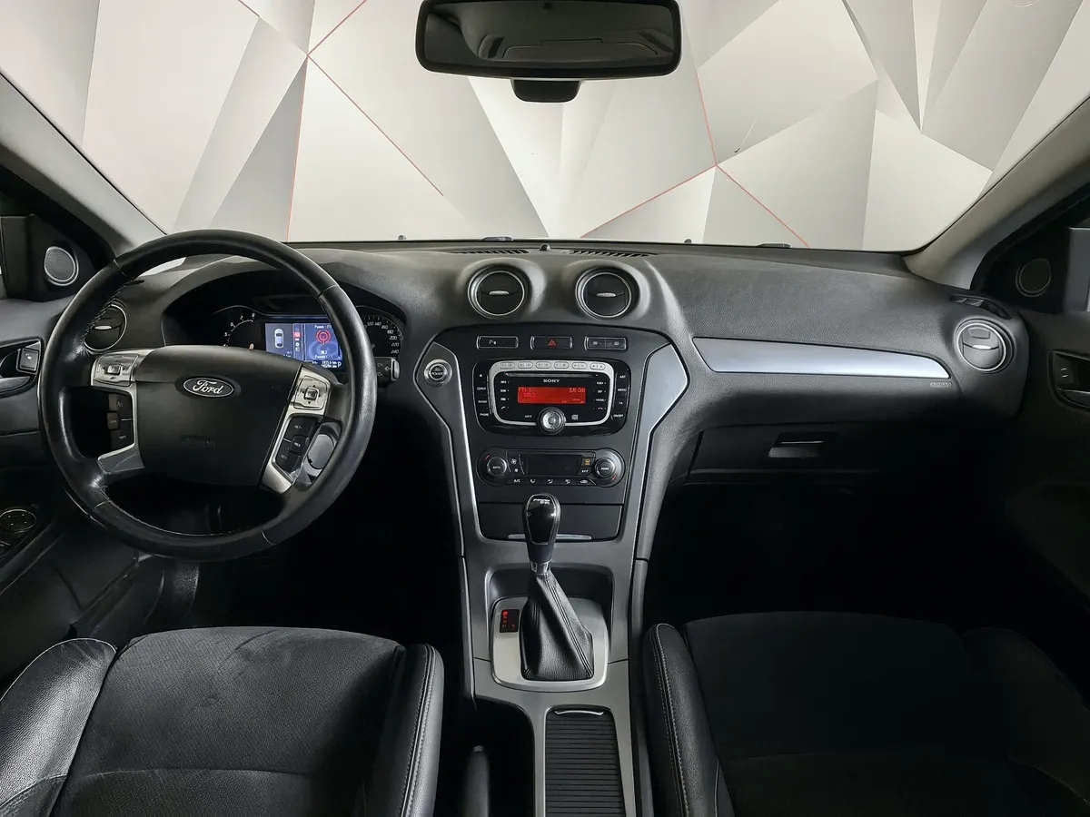 Ford Mondeo 2.0 EcoBoost AT (199 л.с.) Titanium Черный в АВИЛОН. Слайд №14