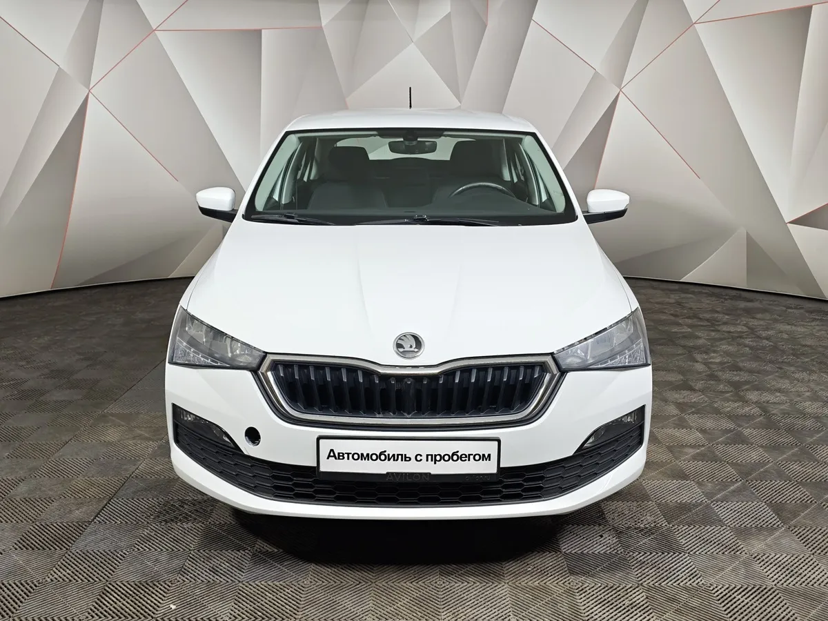 Skoda Rapid 1.6 AT (110 л.с.) Белый в АВИЛОН. Слайд №7